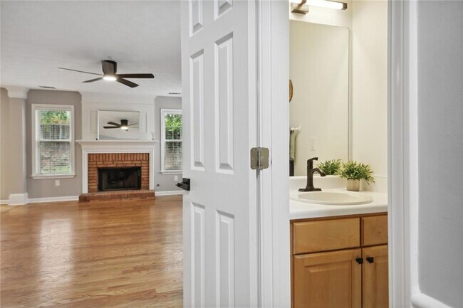 Building Photo - 1328 Glenover Way