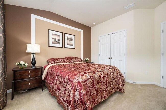 Building Photo - 4306 Laurel Creek Ct SE