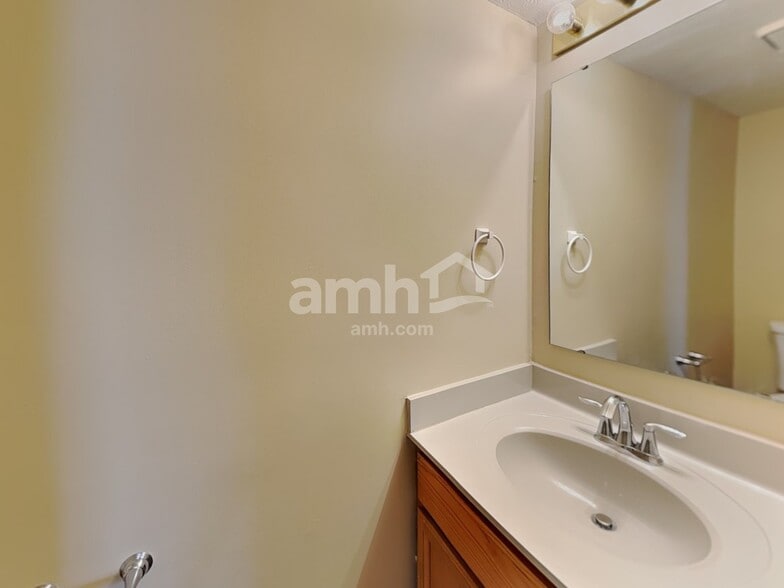 Building Photo - 6043 Polonius Ct