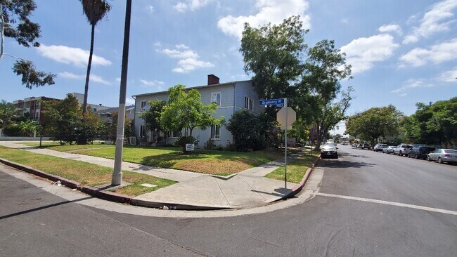 Building Photo - 2452 W 18th