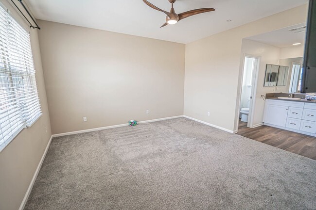 Building Photo - Unique 4-Bedroom, 3-story Live/Work Townhouse in the lushly landscaped Villa Metro Community!