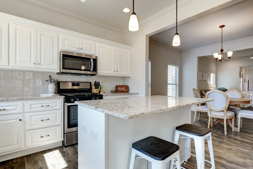 Building Photo - 2134 Springfield Dr