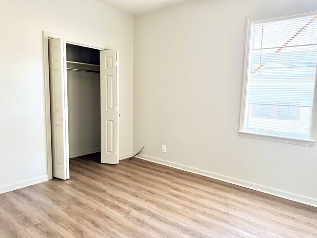 Building Photo - 1606 Myrtle Walk St