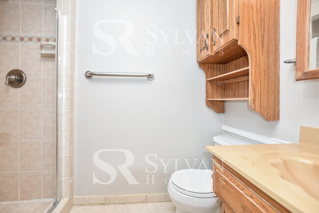 Building Photo - Enjoy living the good life in this 3 bedroom, 2 bathroom brick home