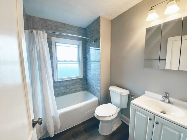 Building Photo - 3586 Chelton Rd