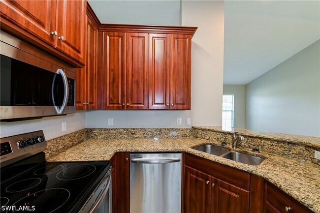 Building Photo - 929 SW 31st St