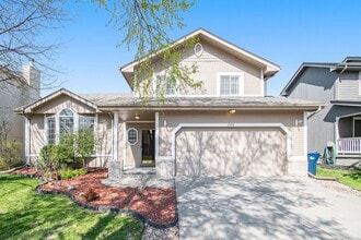 Building Photo - 3 bed + 3 bath Millard tri- level! Ready for move in!
