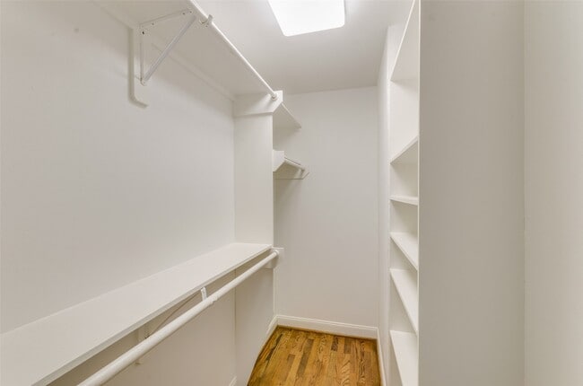 Building Photo - 236 W 31st St