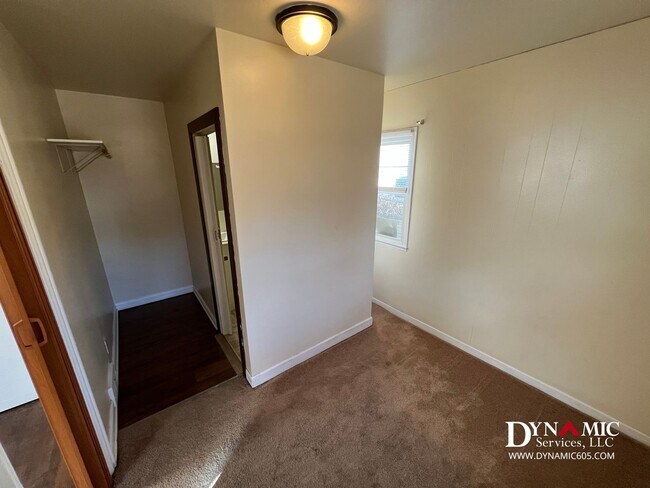 Building Photo - 403 S Wayland Ave