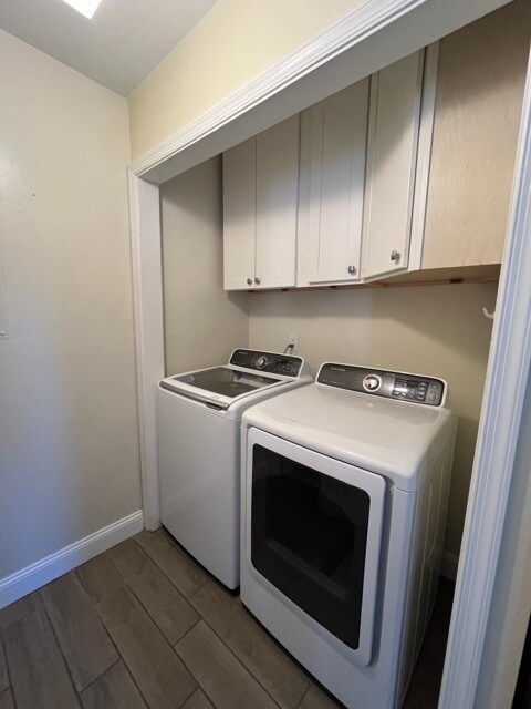Building Photo - 818 Zircon Ct