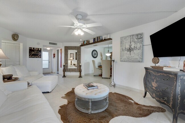 Building Photo - 3755 Via Poinciana