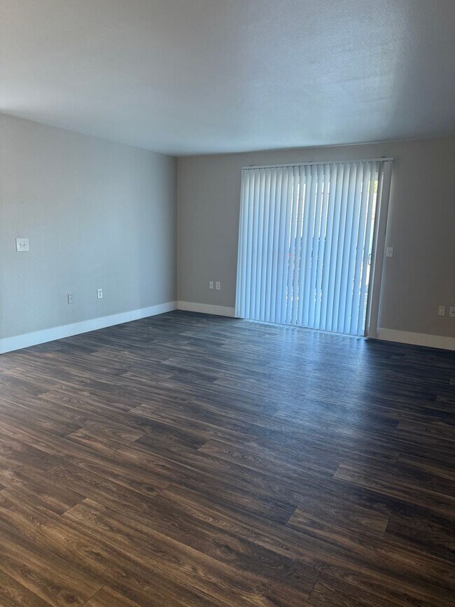 Building Photo - A New Wave of Living Here At Powell Court Apartments!