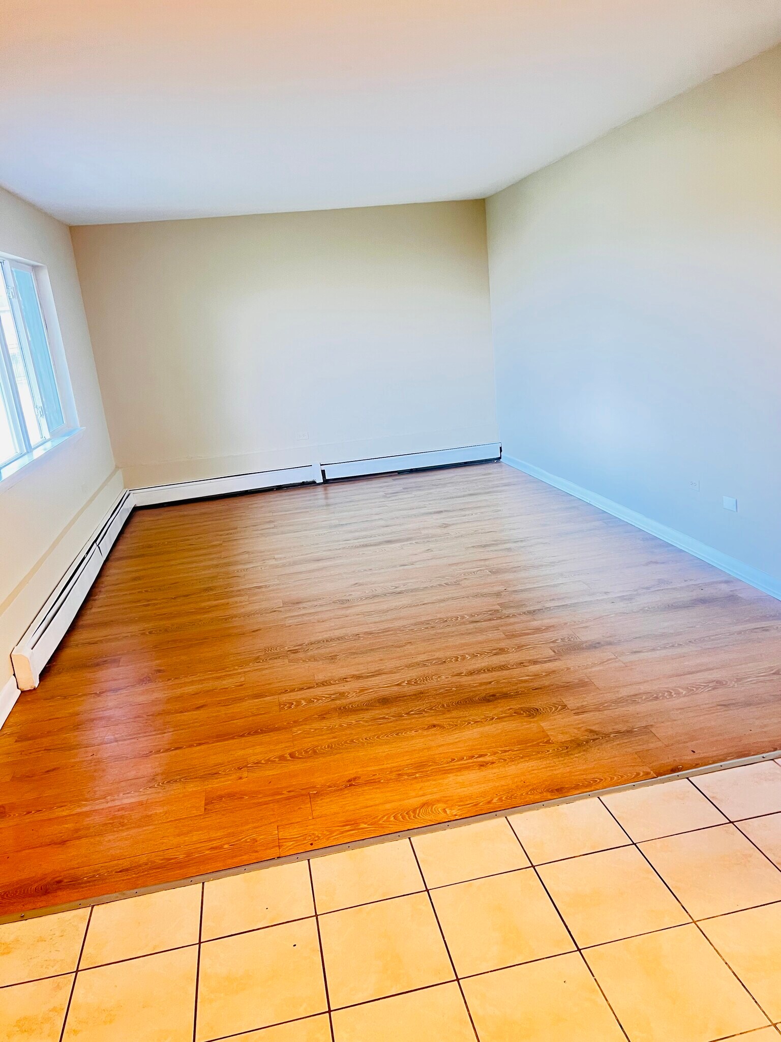 Building Photo - 655 Deepwoods Dr