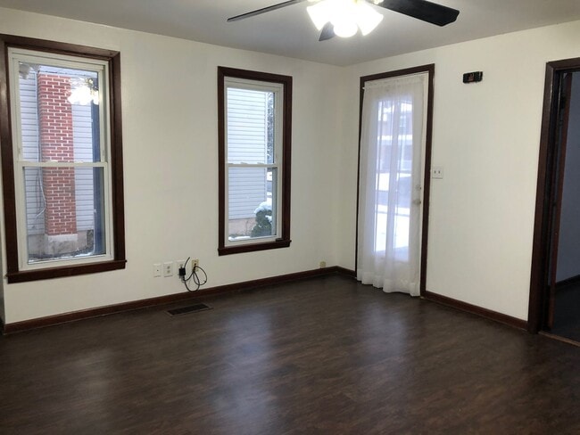 Building Photo - 3 Bedroom Single Family Home for Rent