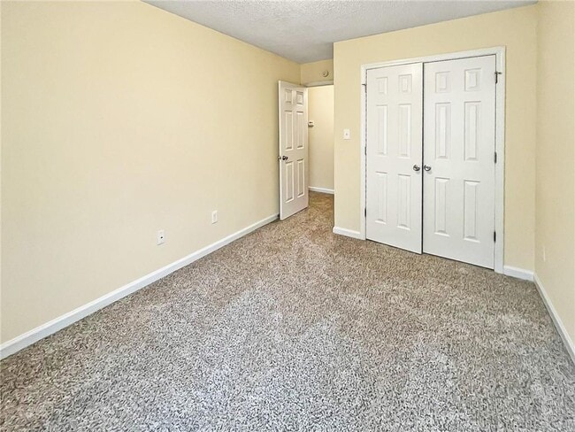 Building Photo - 4913 Sierra Way