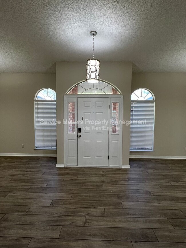 Building Photo - 6069 Breckenridge Dr