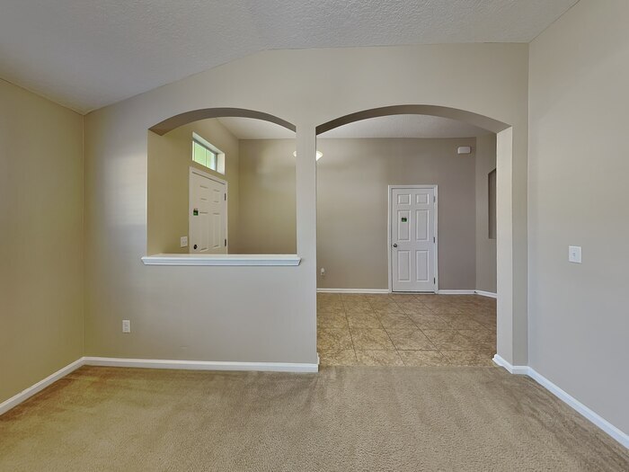 Building Photo - 181 E New England Dr