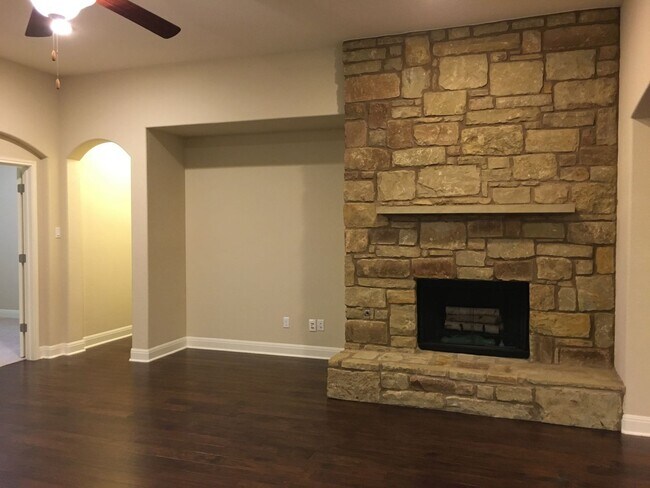 Building Photo - GORGEOUS LARGE 1 STORY IN WHITESTONE OAKS