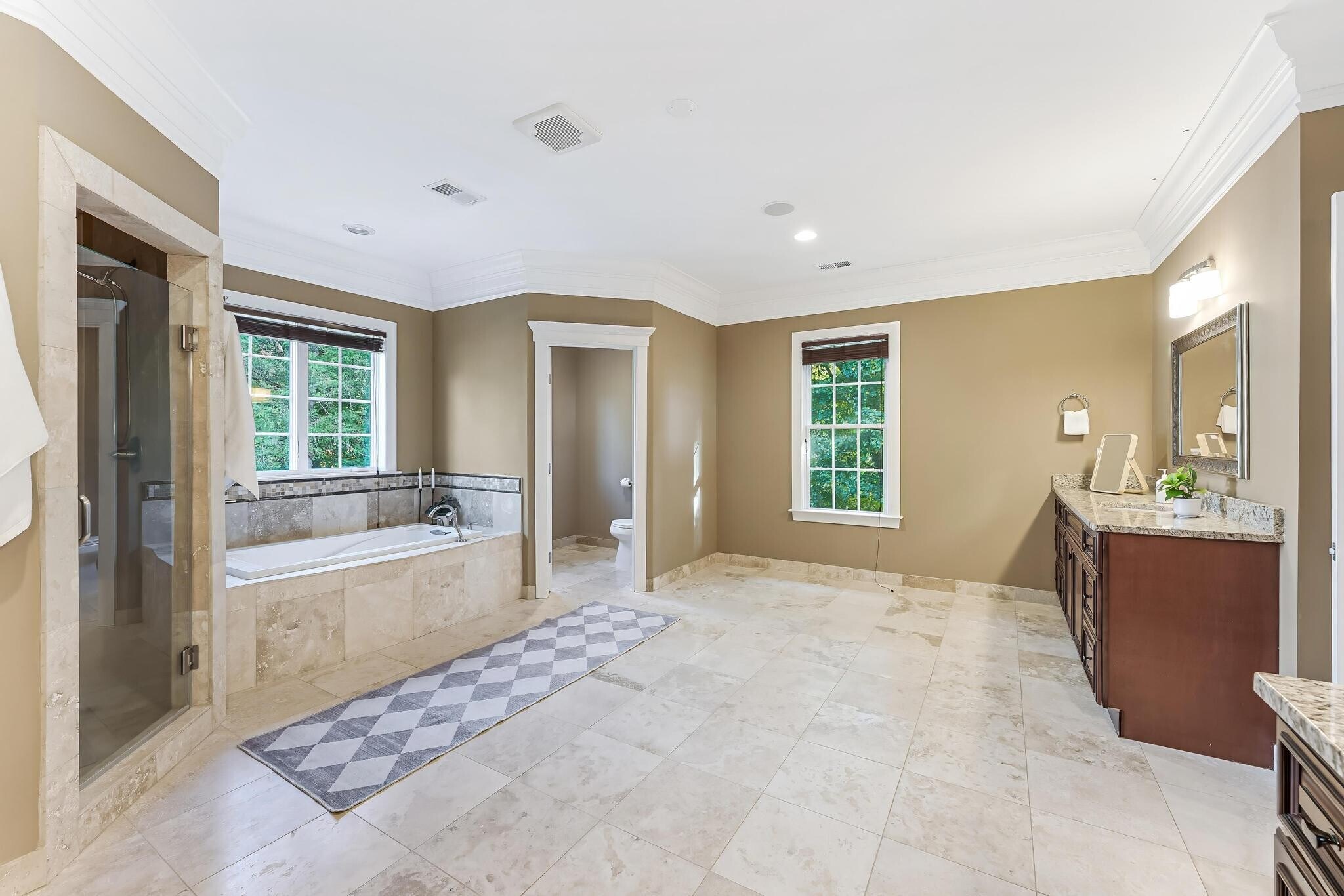 Building Photo - 829 Golden Arrow St