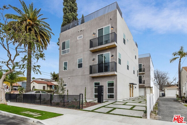 Building Photo - 5722 Fulcher Ave