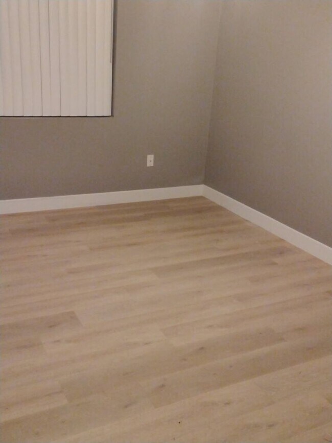 Building Photo - $1,275 For Lease-1 Bedroom-1 Bath Apt in T...