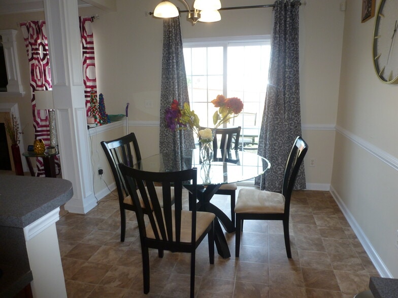 Building Photo - 107 Portland Falls Dr