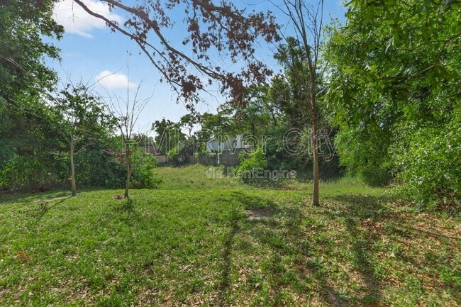 Building Photo - 7608 Rain Forest Dr N