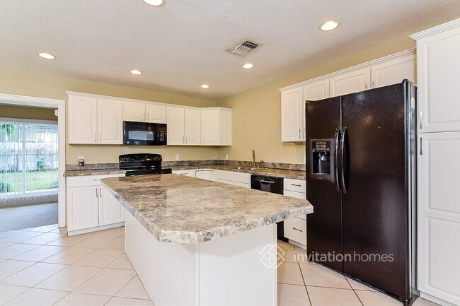 Building Photo - 1640 Sylvester Rd