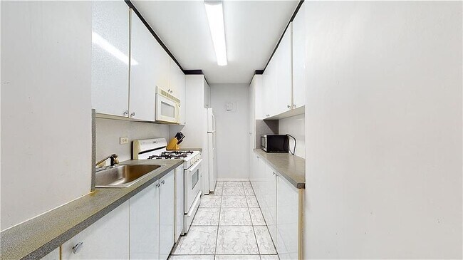 Building Photo - 35 Seacoast Terrace