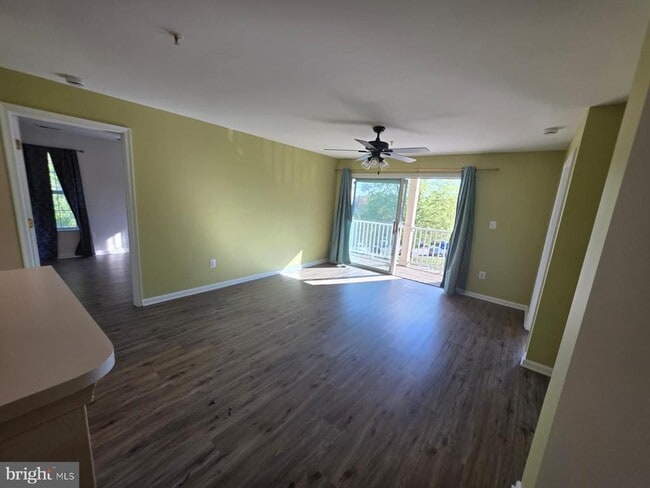 Building Photo - 1055 Gardenview Loop