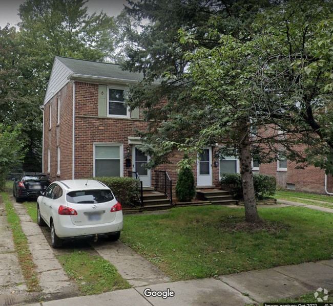 Building Photo - 1511 W Farnum Ave