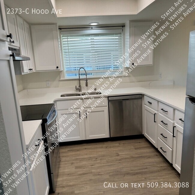Building Photo - 2373 Hood Ave