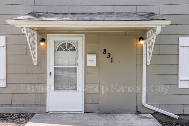 Primary Photo - 831 Stewart Ave