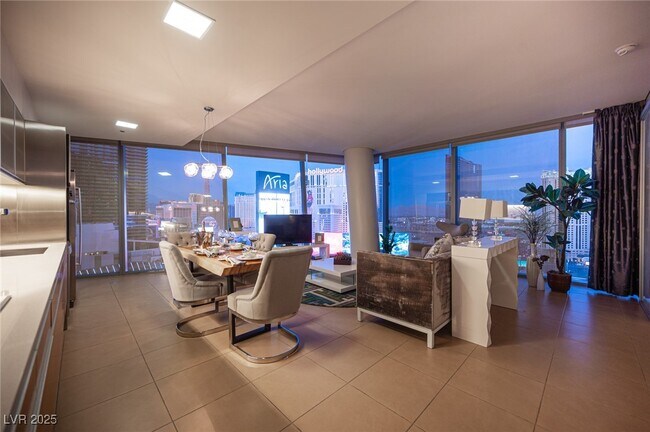 Building Photo - 3722 S Las Vegas Blvd