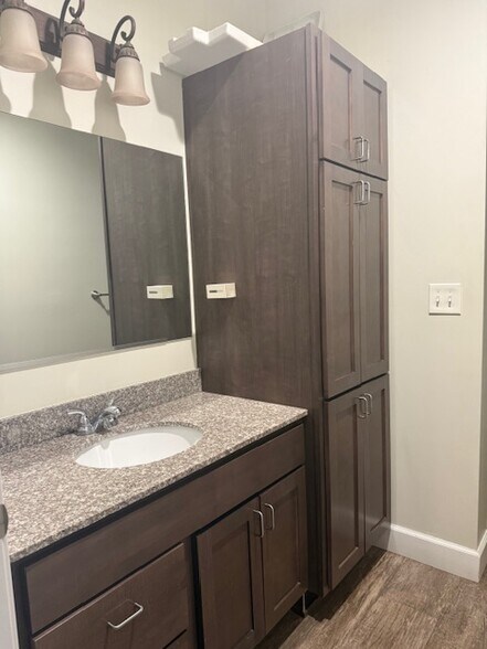 Building Photo - 9210 Mariaville Rd