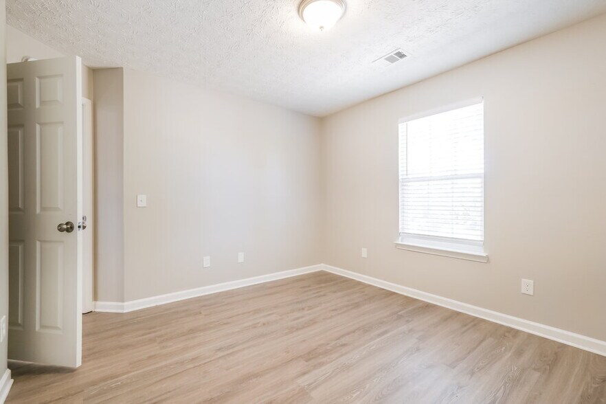 Building Photo - 1374 Ivey Pointe Dr SE