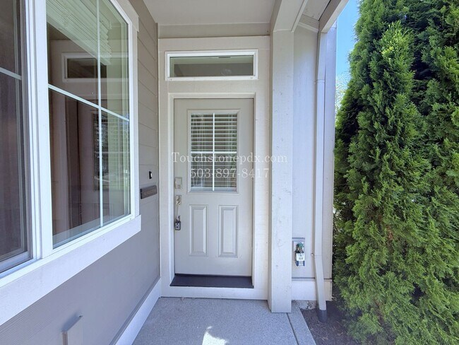 Building Photo - RECEIVE $500 OFF! READY NOW! CALL TODAY! Modern Hillsboro Townhome with AC, Electric Fireplace, a...