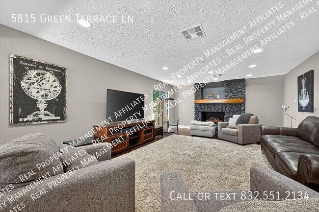 Building Photo - 5815 Green Terrace Ln