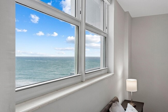 Building Photo - 4250 Galt Ocean Dr