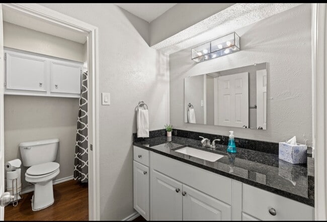 Building Photo - 1432 Cheyenne Rd