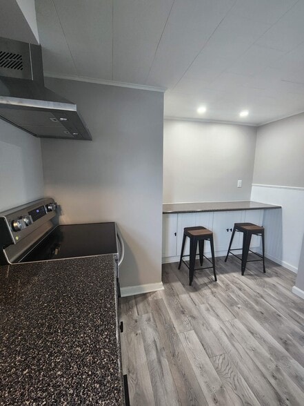 Kitchen coffee bar - 4620 Military Rd