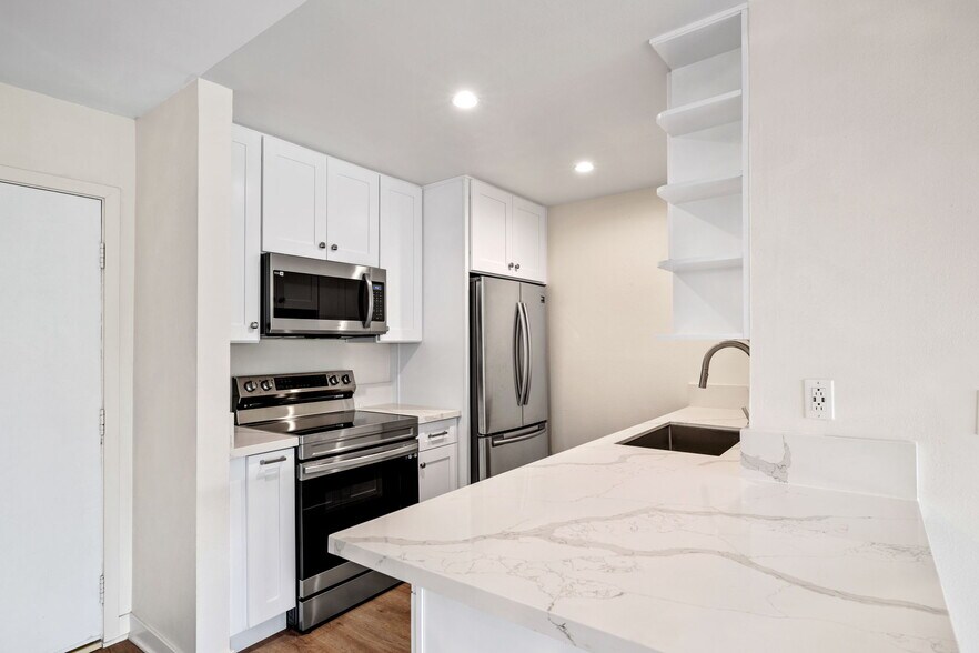 Building Photo - 7742 Redlands St