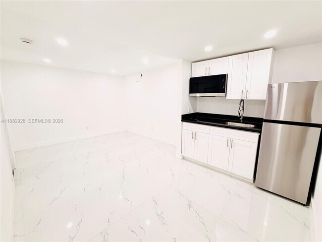 Building Photo - 3354 NW 50th St