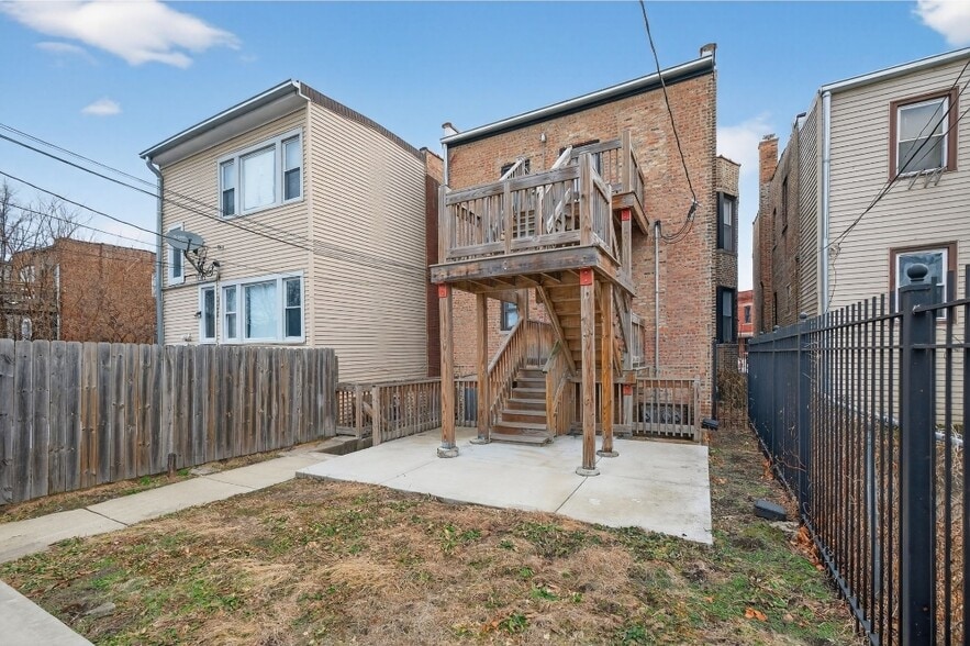 Building Photo - 7038 S Eberhart Ave