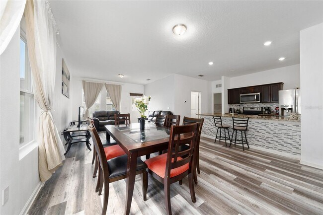 Building Photo - 901 Orchid Grove Blvd