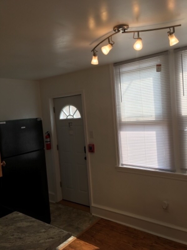 Building Photo - 1535 Sellers St