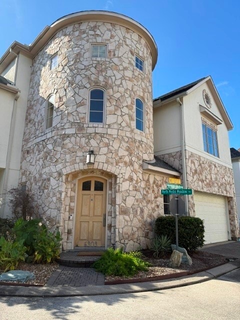 Building Photo - 6303 Hermann Lake Dr