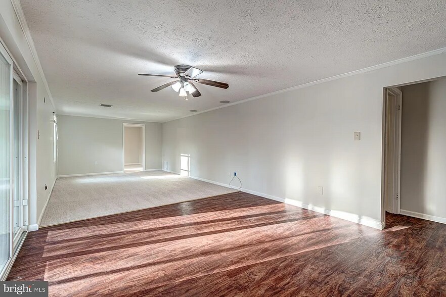 Building Photo - 11134 Stonebrook Dr