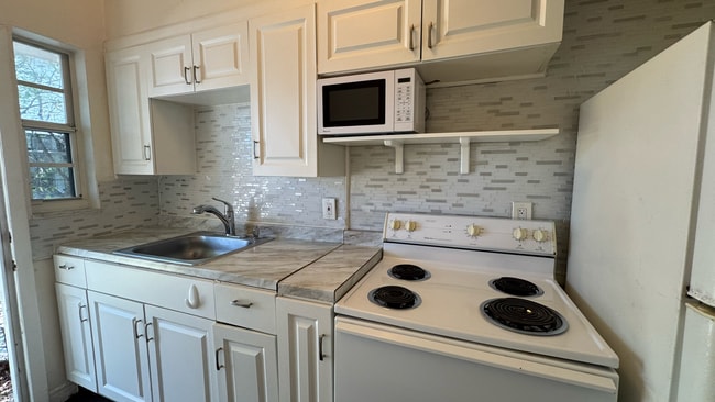 Building Photo - Villa Style Apartment 4410 / Unit 4410