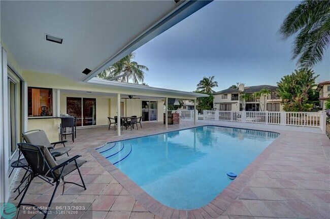 Building Photo - 681 Marine Dr